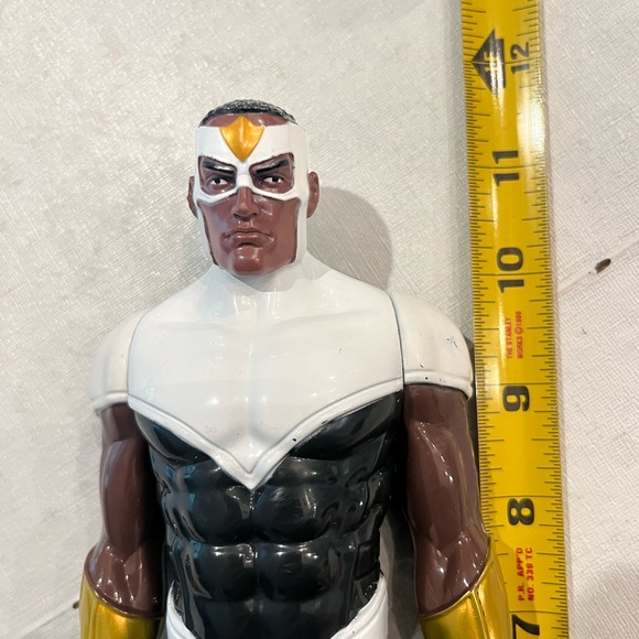 2014 Marvel Avengers Falcon Titan Hero posable action figure. GUC! - Picture 5 of 6